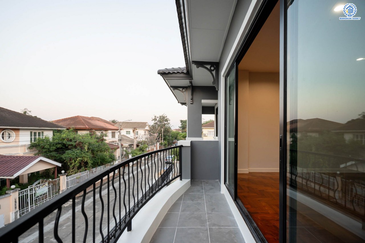 บ้านมือสองตกแต่งใหม่ แบรนด์ LH โครงการ ชัยพฤกษ์ วัดลาดปลาดุก ตอบโจทย์ทุกการอยู่อาศัย เนื้อที่ 106 ตร.ว. พื้นที่ใช้สอยมากถึง 225.5 ตร.ม. ฟังก์ชัน 3 ห้องนอน 4 ห้องน้ำ 1 ห้องแม่บ้าน จอดรถได้ 2 คัน บนทำเลดีที่สุด! ใกล้เซ็นทรัลเวสต์เกต ทางด่วน "กาญจนาภิเษก" และรถไฟฟ้าสายสีม่วง "สถานีคลองบางไผ่"